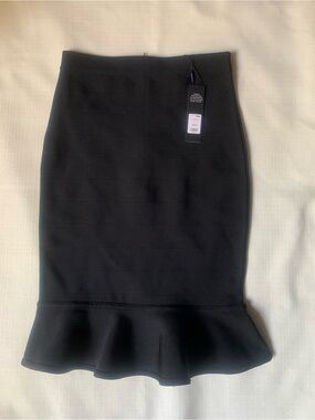 Fashion Nova Black Ruffle-Hem Pencil Skirt